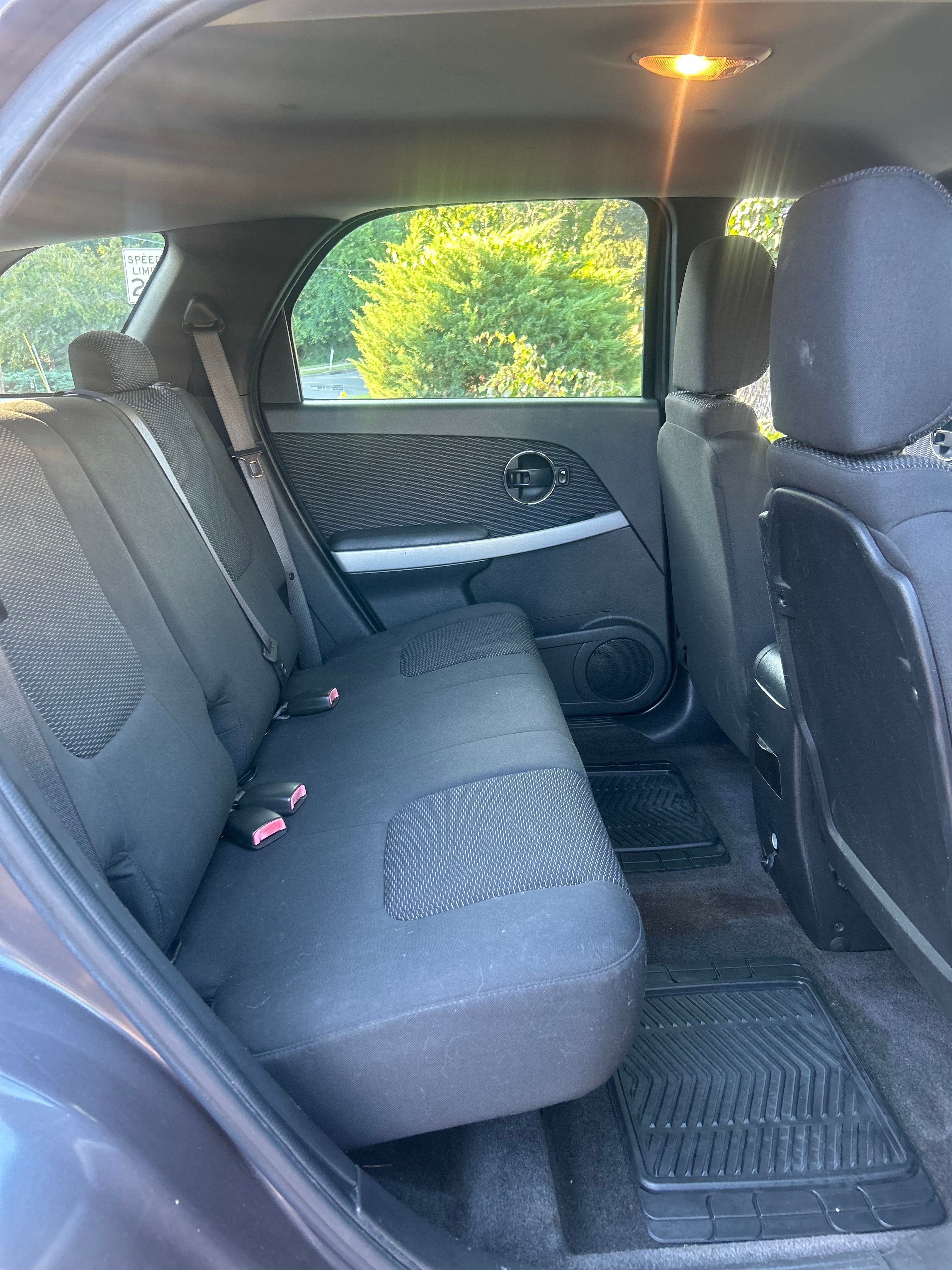 Used 2007 Pontiac Torrent AWD image 13
