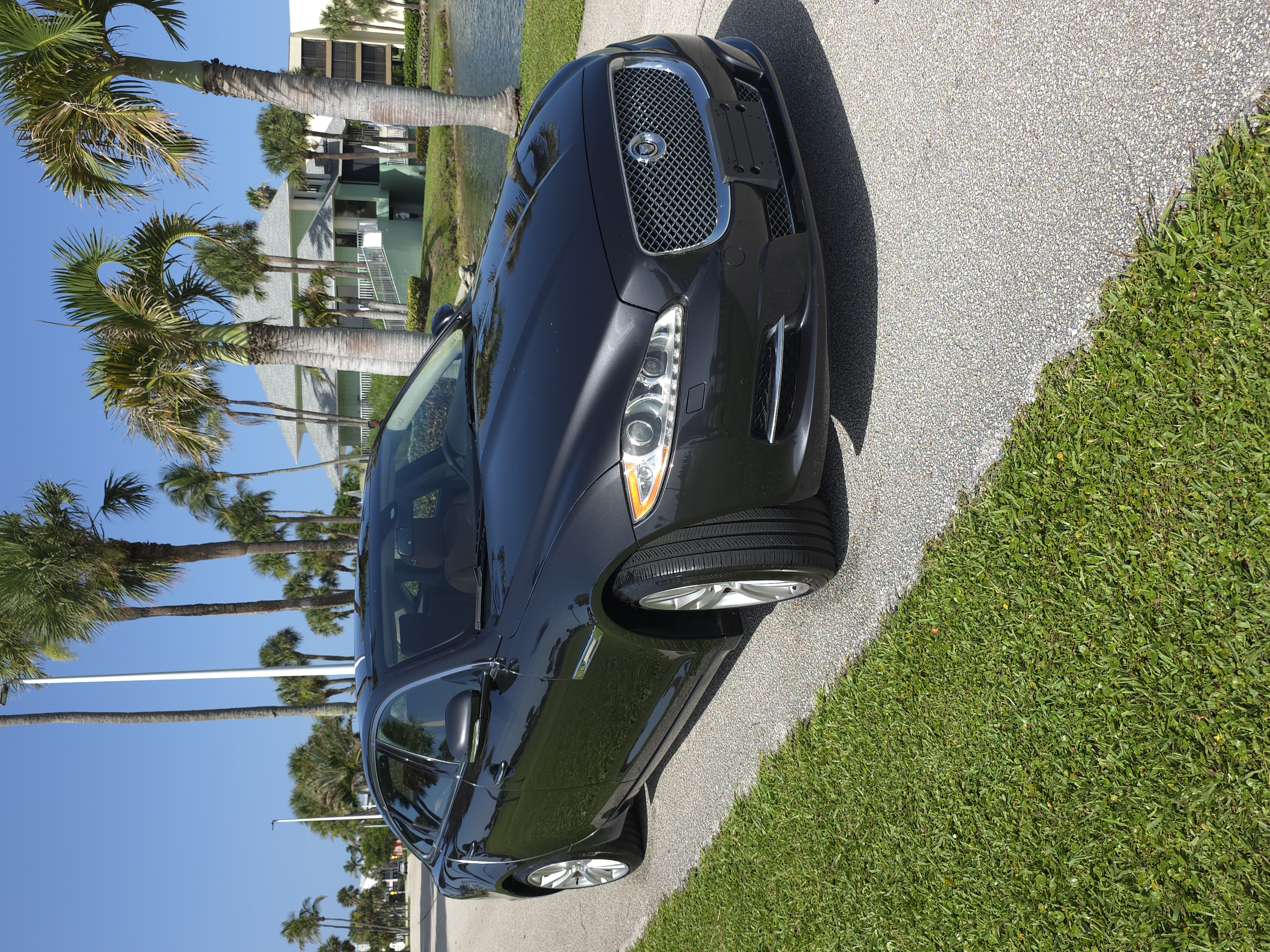 Used 2011 Jaguar XJ L RWD image 1