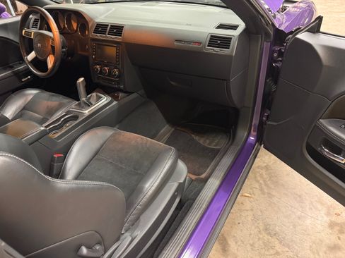 Used 2010 Dodge Challenger SRT8 w/ SRT Option Group II image 11