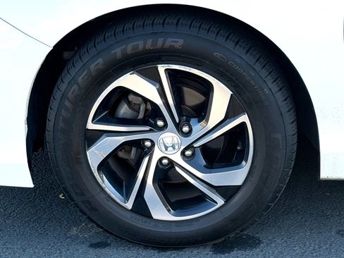 Used 2017 Honda Accord LX image 13