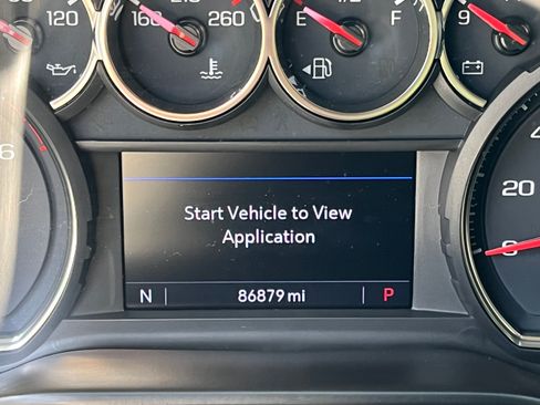 Used 2021 Chevrolet Silverado 1500 LT AWD/4WD image 9