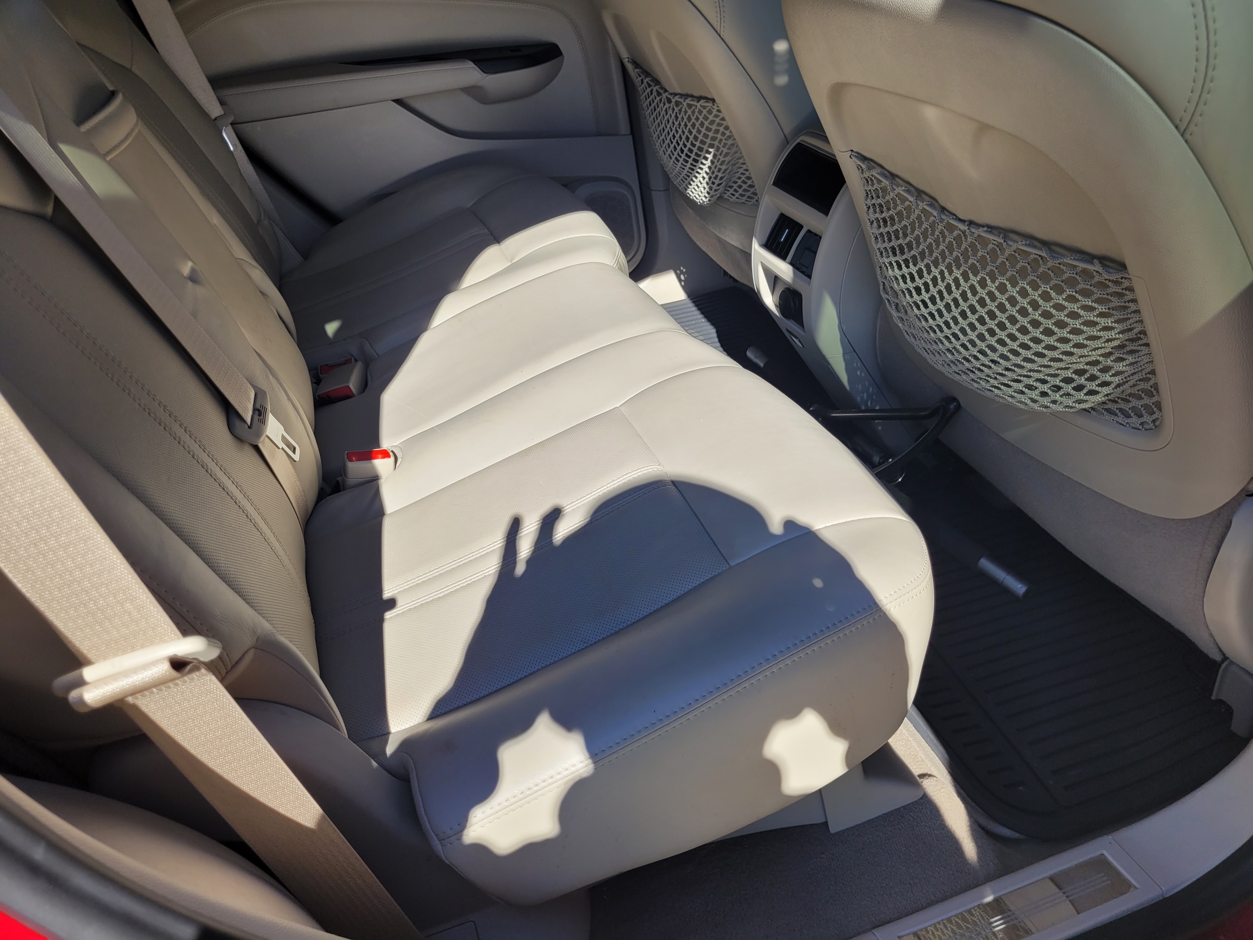 Used 2015 Cadillac SRX Luxury w/ Driver Awareness Package FWD image 19