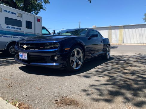Used 2010 Chevrolet Camaro SS w/ RS Package image 9
