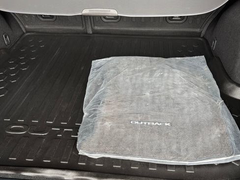 Used 2022 Subaru Outback Limited w/ Popular Package #2 image 8