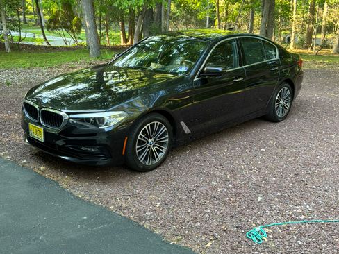 Used 2017 BMW 530i xDrive AWD/4WD image 2