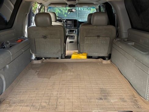 Used 2003 GMC Yukon XL 2500 SLT w/ 1SD Preferred Equipment Group image 10