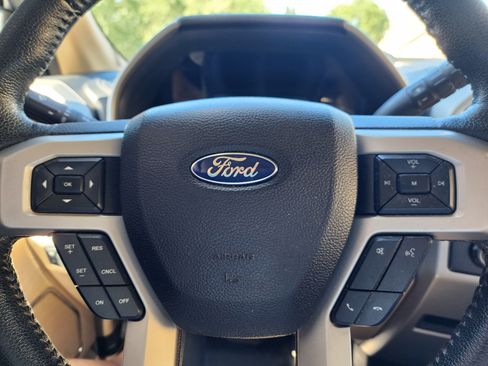 Used 2015 Ford F150 Lariat image 11
