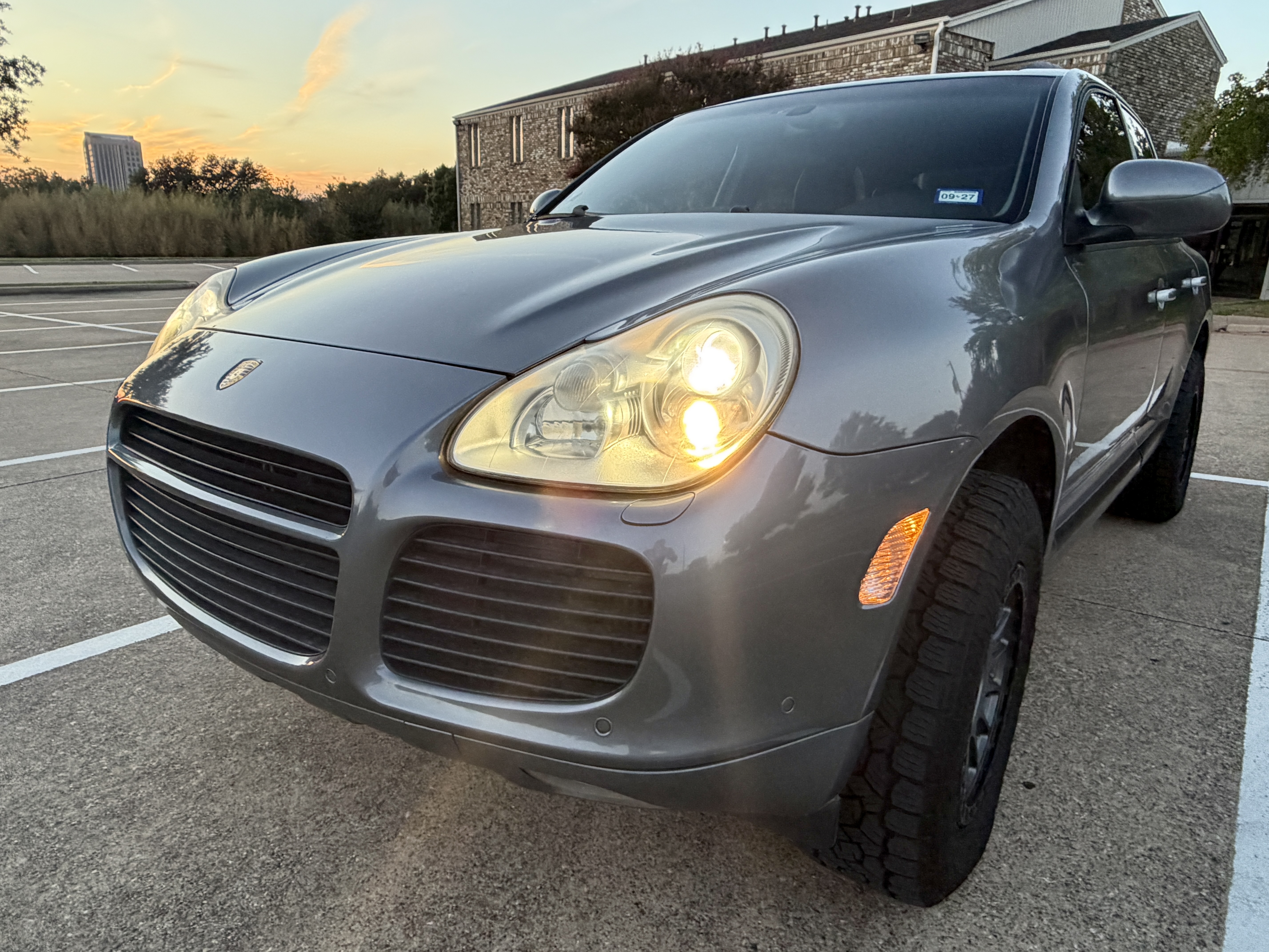 Used 2005 Porsche Cayenne Turbo AWD/4WD image 8