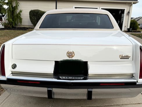 Used 1996 Cadillac Fleetwood Brougham image 11