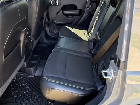 Used 2021 Jeep Wrangler Unlimited Sport image 18