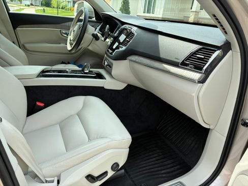 Used 2024 Volvo XC90 B6 Plus w/ Protection Package AWD/4WD image 9