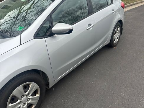 Used 2015 Kia Forte LX w/ Popular Package image 2