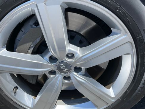 Used 2019 Audi e-tron Premium Plus AWD/4WD image 3
