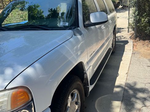 Used 2006 GMC Yukon XL Denali AWD/4WD image 9