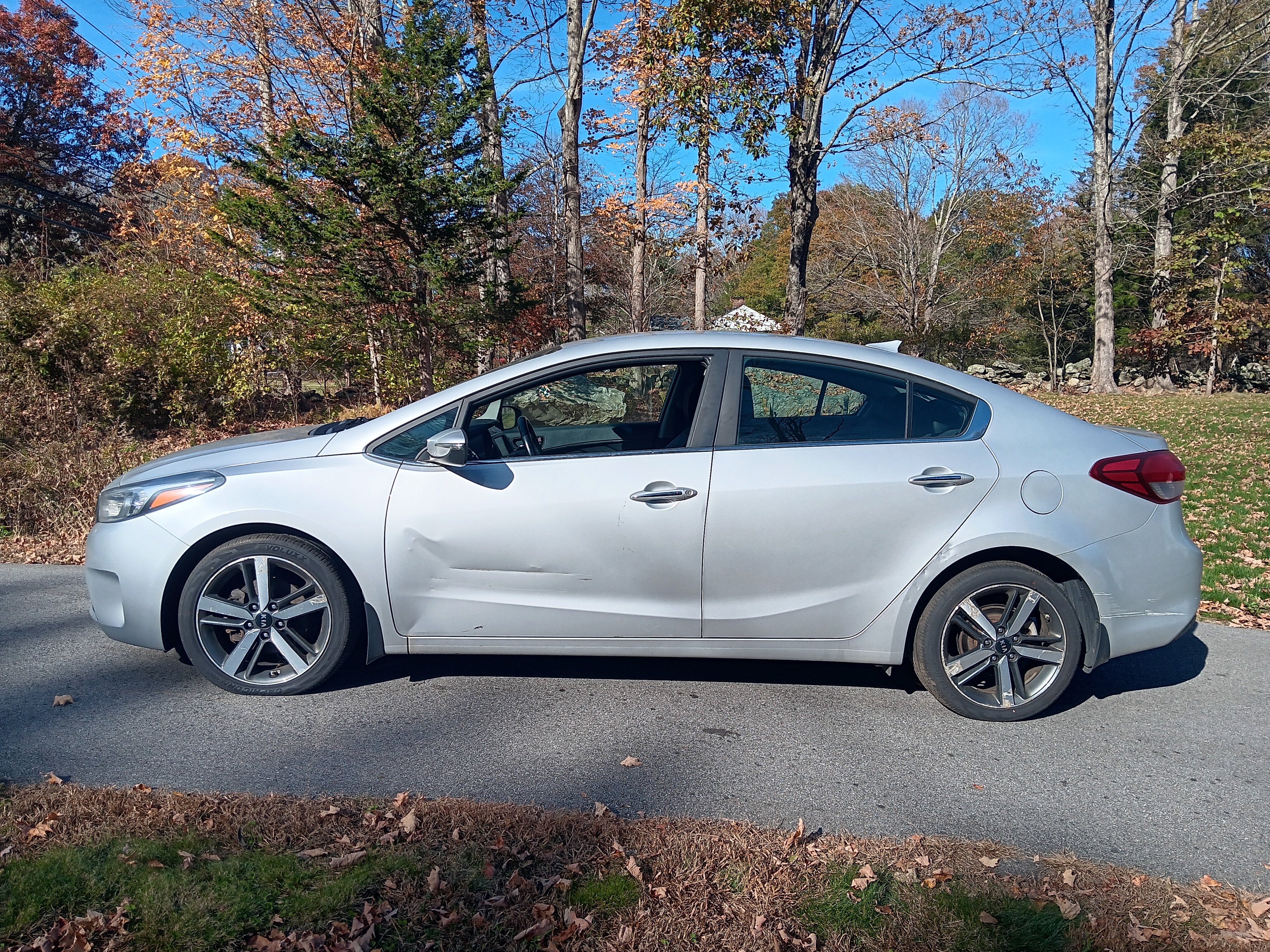 Used 2017 Kia Forte EX FWD image 8