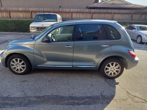 Used 2010 Chrysler PT Cruiser image 29