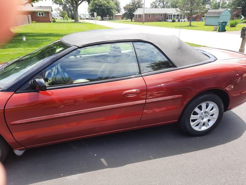 Used 2002 Chrysler Sebring GTC FWD image 2
