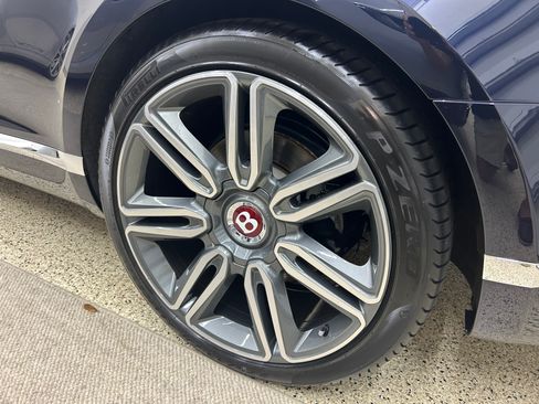 Used 2017 Bentley Continental GT image 23