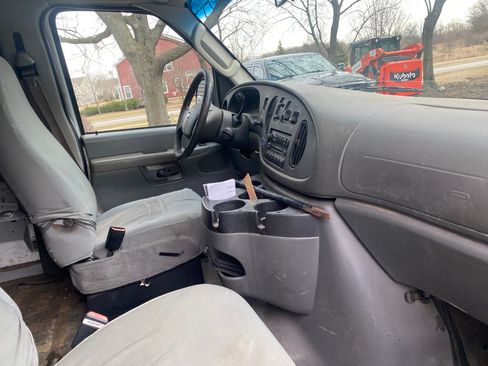 Used 2006 Ford E-250 and Econoline 250 image 5