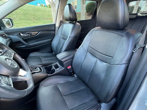 Used 2017 Nissan Rogue SL w/ SL Premium Package image 14