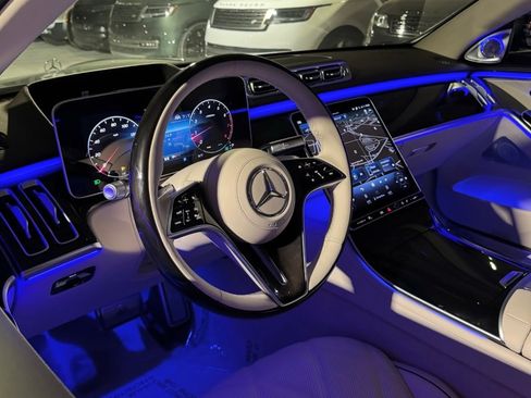 Used 2024 Mercedes-Benz Maybach S 580 S 580 4MATIC Sedan 4D image 5