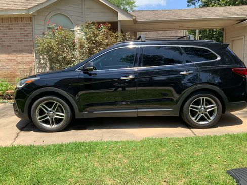 Used 2018 Hyundai Santa Fe FWD image 2