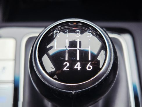 Used 2021 Genesis G70 2.0T Sport image 8