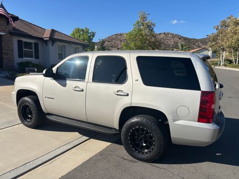Used 2008 Chevrolet Tahoe LT w/ LT Preferred Equipment Group AWD/4WD image 2