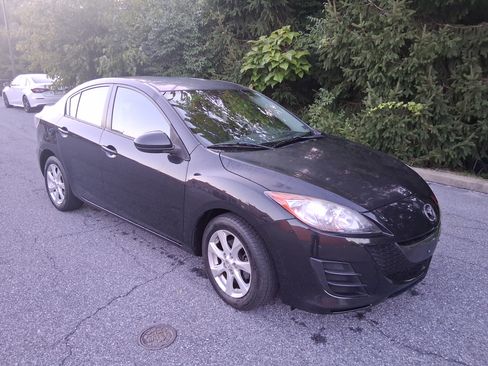 Used 2010 MAZDA MAZDA3 i Touring FWD image 2