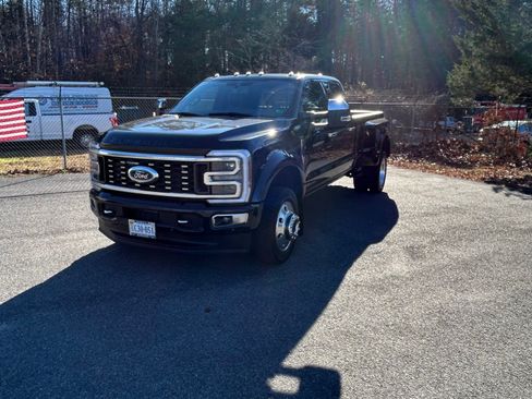 Used 2024 Ford F450 Platinum w/ FX4 Off-Road Package image 14