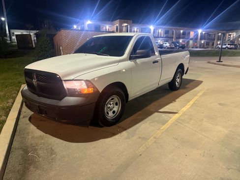Used 2017 RAM 1500 Tradesman RWD image 4