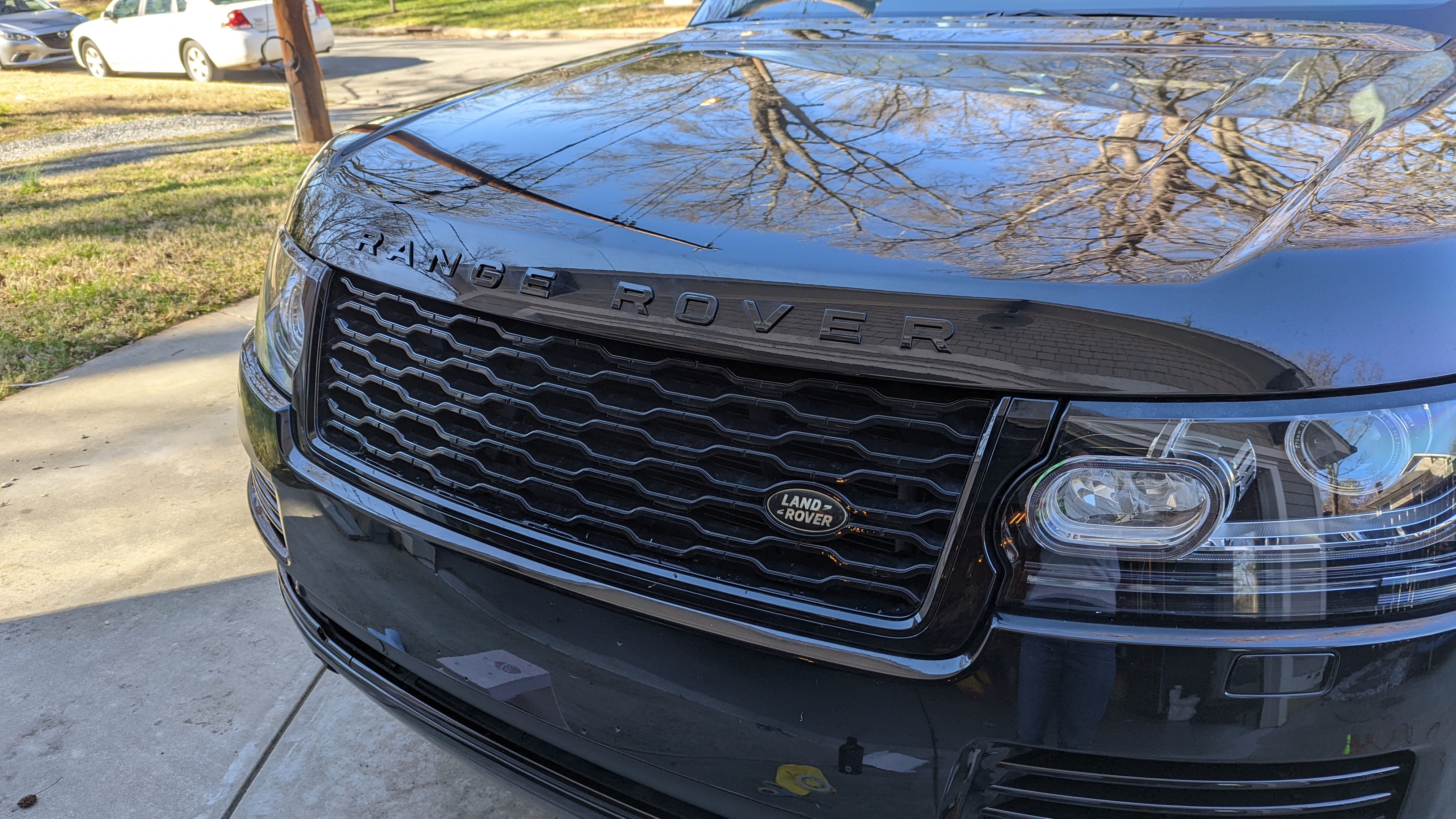 Used 2015 Land Rover Range Rover Supercharged AWD/4WD image 2
