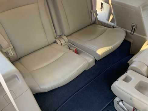 Used 2011 Toyota Highlander SE image 23