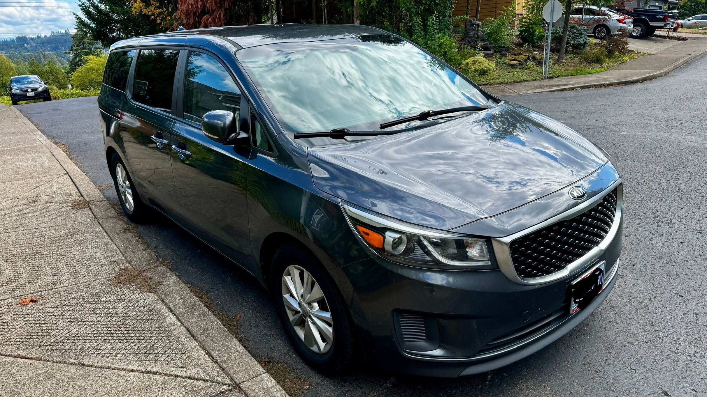 Used 2017 Kia Sedona LX FWD image 4