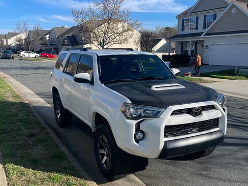 Used 2019 Toyota 4Runner TRD Off-Road AWD/4WD image 1