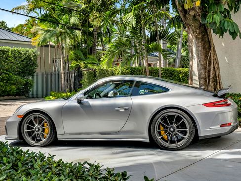 Used 2019 Porsche 911 GT3 image 5