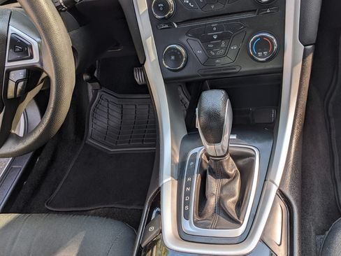 Used 2016 Ford Fusion SE FWD image 12