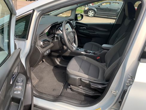 Used 2022 Chevrolet Bolt LT image 11