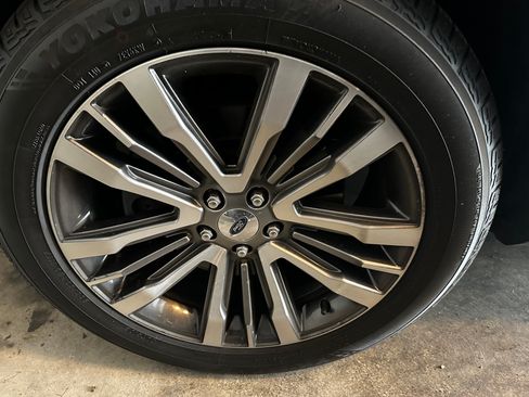 Used 2017 Ford Explorer Platinum AWD/4WD image 11