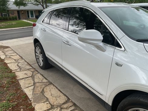 Used 2017 Cadillac XT5 Premium Luxury image 2