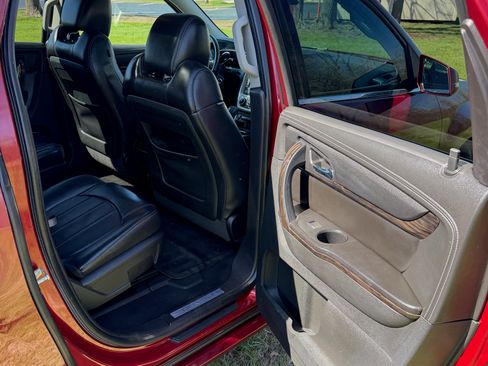 Used 2015 GMC Acadia Denali image 13