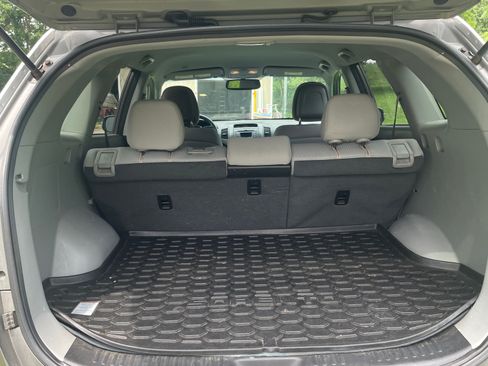 Used 2011 Kia Sorento 2WD image 5