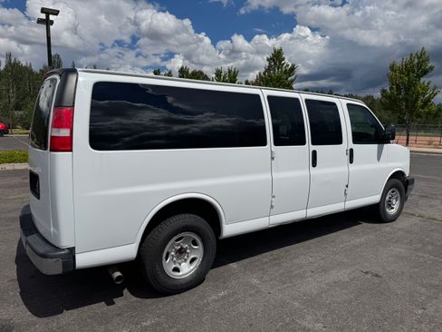Used 2017 Chevrolet Express 3500 LT w/ LT Preferred Equipment Group RWD image 2