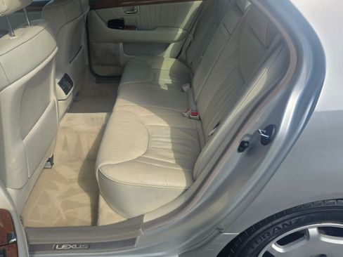 Used 2002 Lexus LS 430 RWD image 11