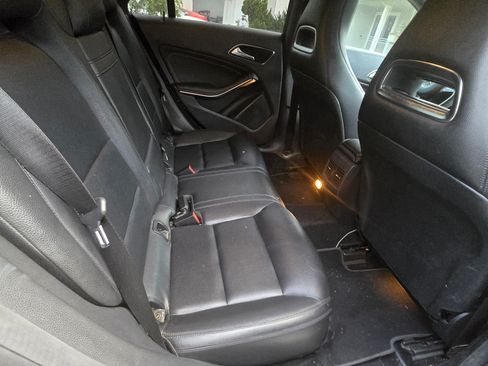 Used 2015 Mercedes-Benz CLA 250 image 10