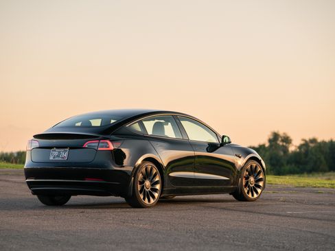 Used 2022 Tesla Model 3 Performance AWD/4WD image 12