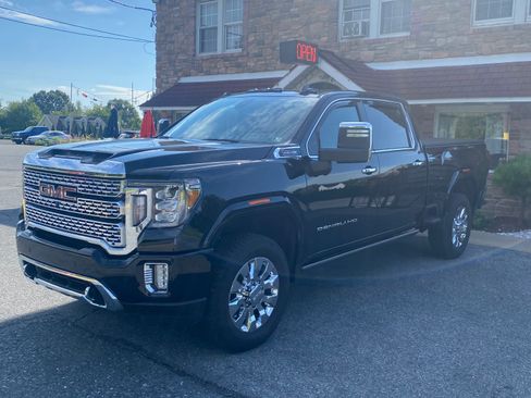 Used 2023 GMC Sierra 2500 Denali w/ Denali Ultimate Package AWD/4WD image 9