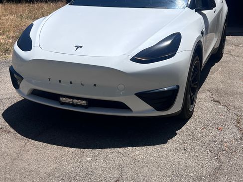 Used 2021 Tesla Model Y Long Range AWD/4WD image 10