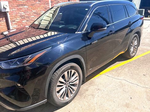 Used 2020 Toyota Highlander Platinum image 1