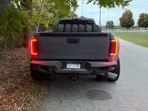 Used 2012 GMC Sierra 3500 SLE w/ SLE Preferred Package image 4